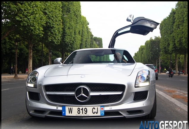 Mercedes-Benz SLS AMG