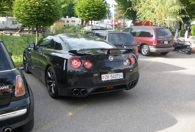 Nissan GT-R