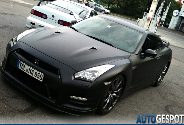 Nissan GT-R 2011