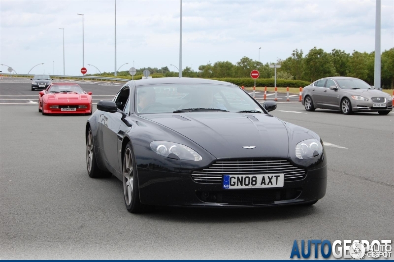 Aston Martin V8 Vantage