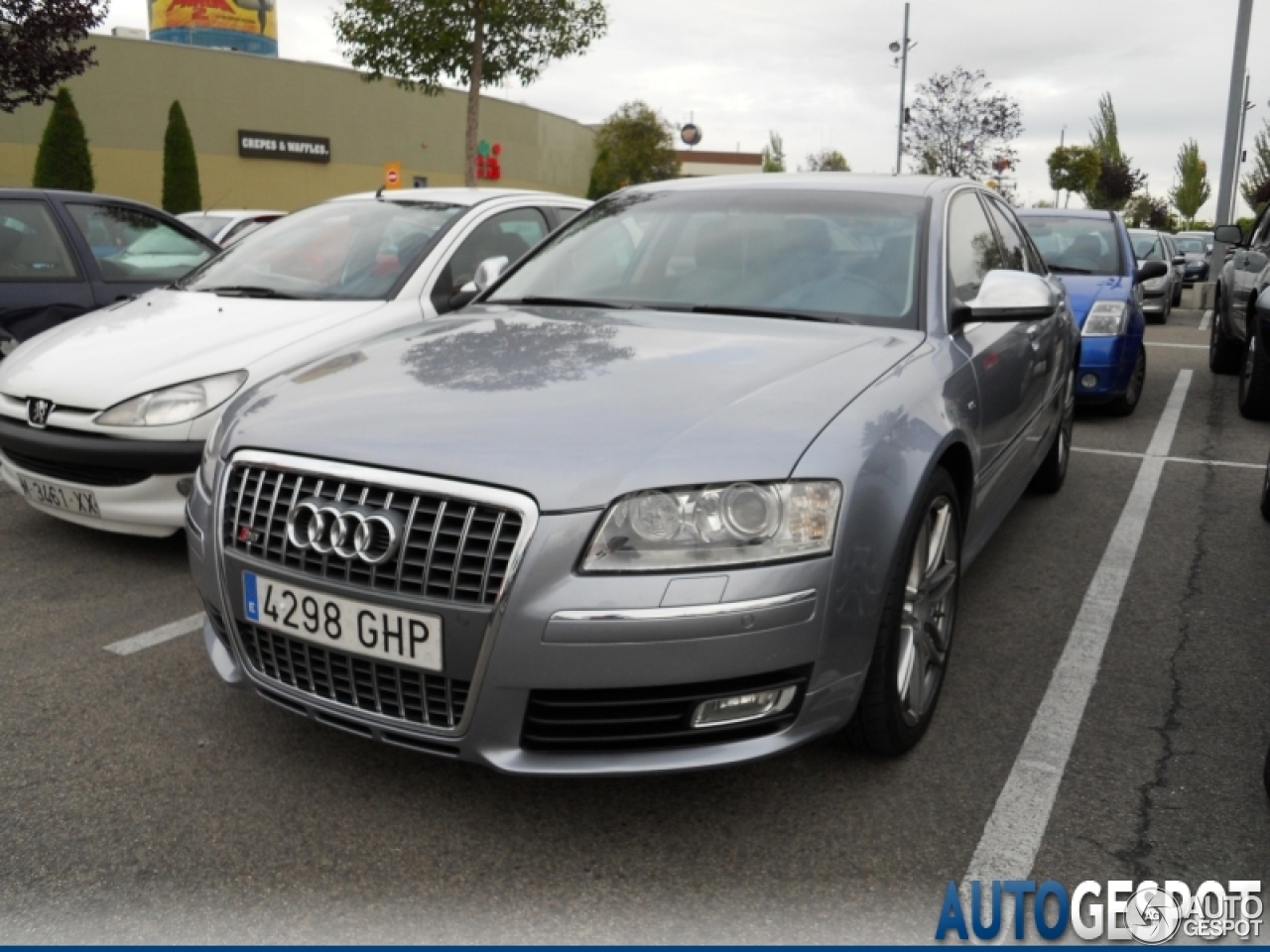 Audi S8 D3