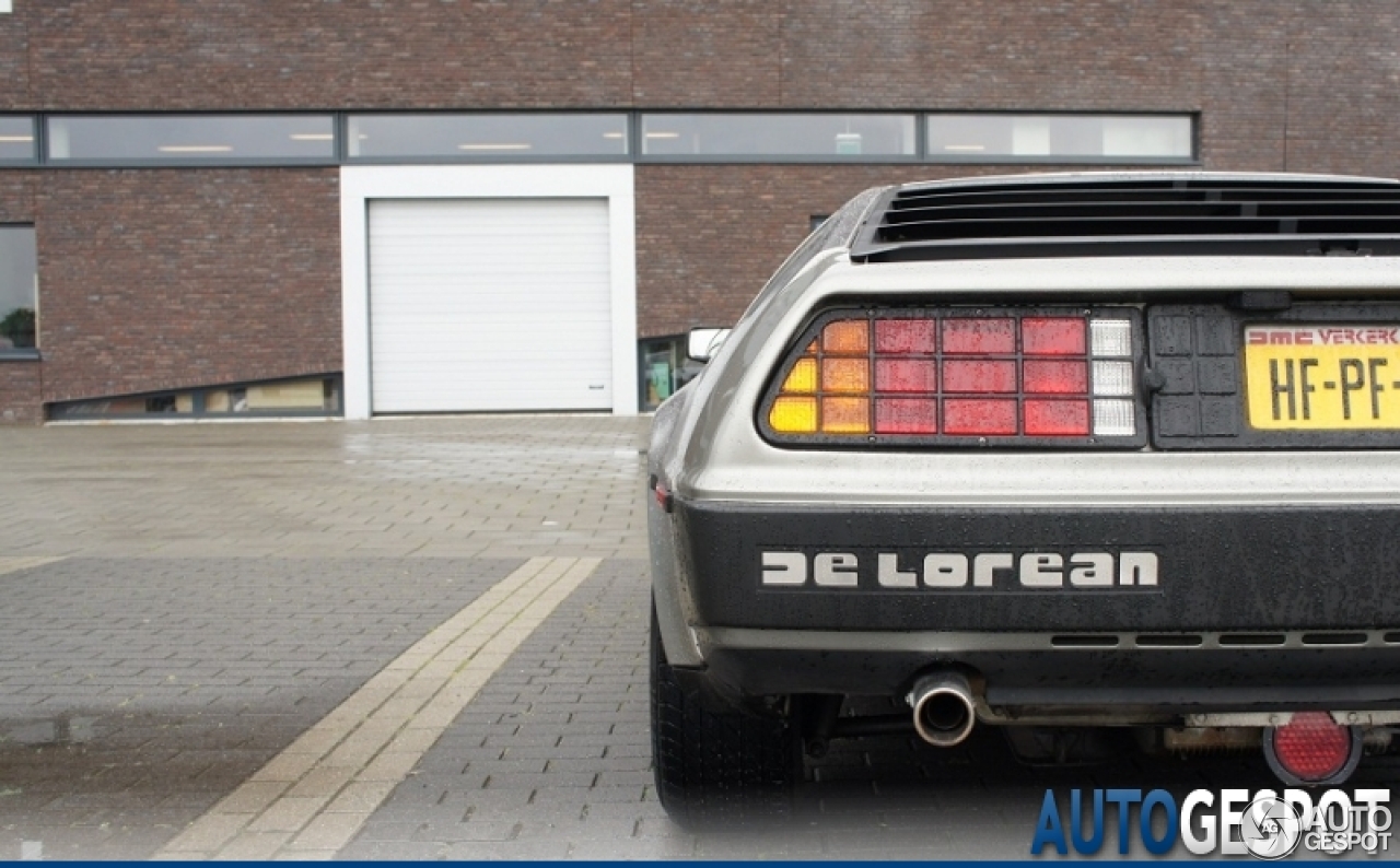 DeLorean DMC-12