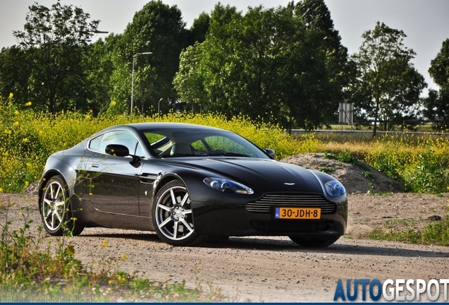 Aston Martin V8 Vantage