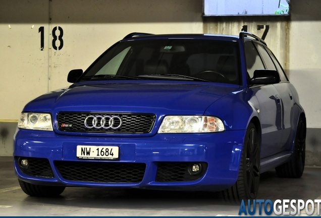 Audi RS4 Avant B5