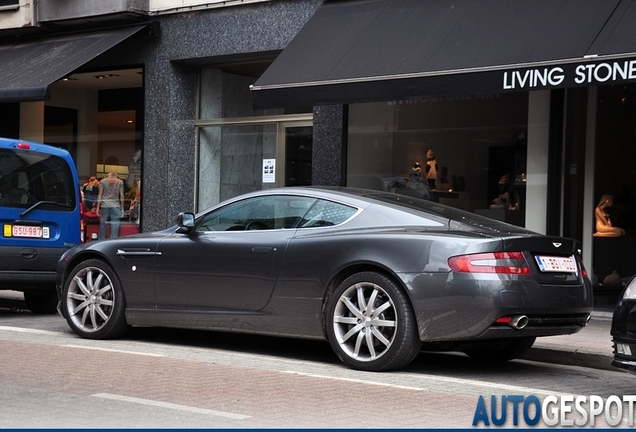 Aston Martin DB9