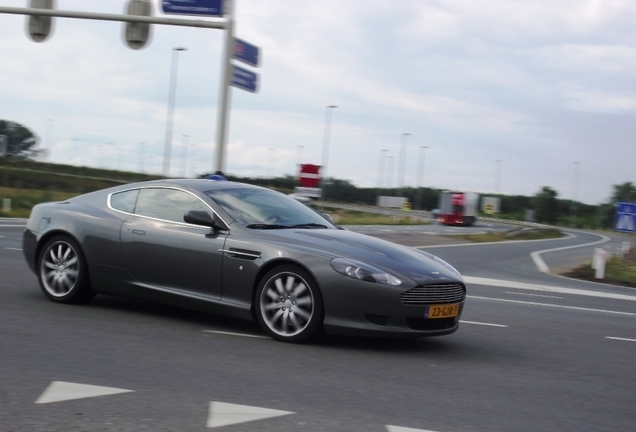 Aston Martin DB9