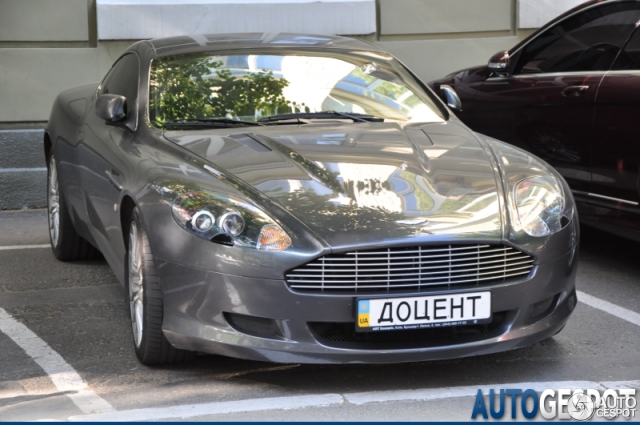 Aston Martin DB9