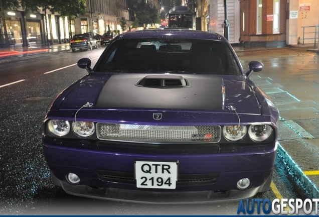 Dodge Challenger SRT-8