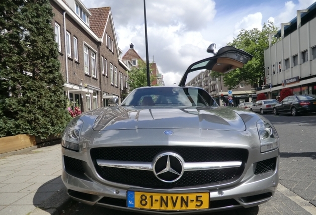 Mercedes-Benz SLS AMG