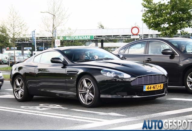 Aston Martin DB9