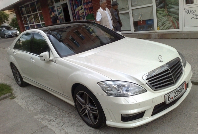 Mercedes-Benz S 63 AMG W221 2011