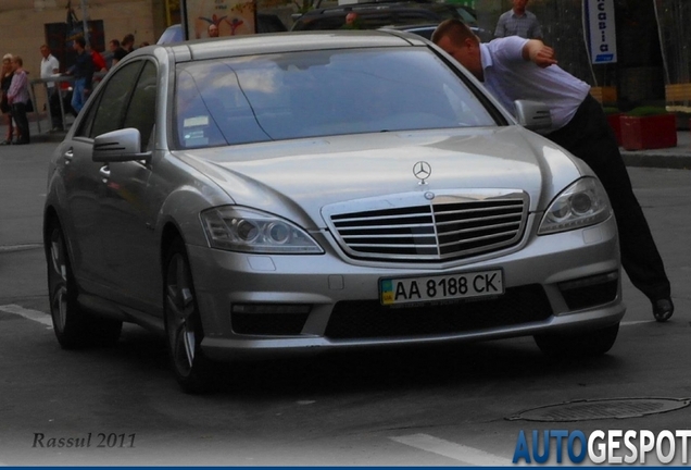 Mercedes-Benz S 63 AMG W221 2010