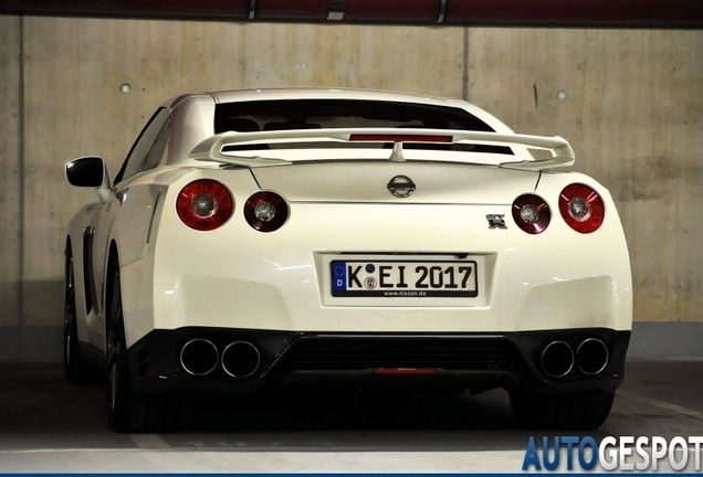 Nissan GT-R 2011