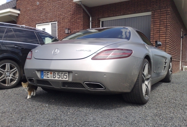 Mercedes-Benz SLS AMG