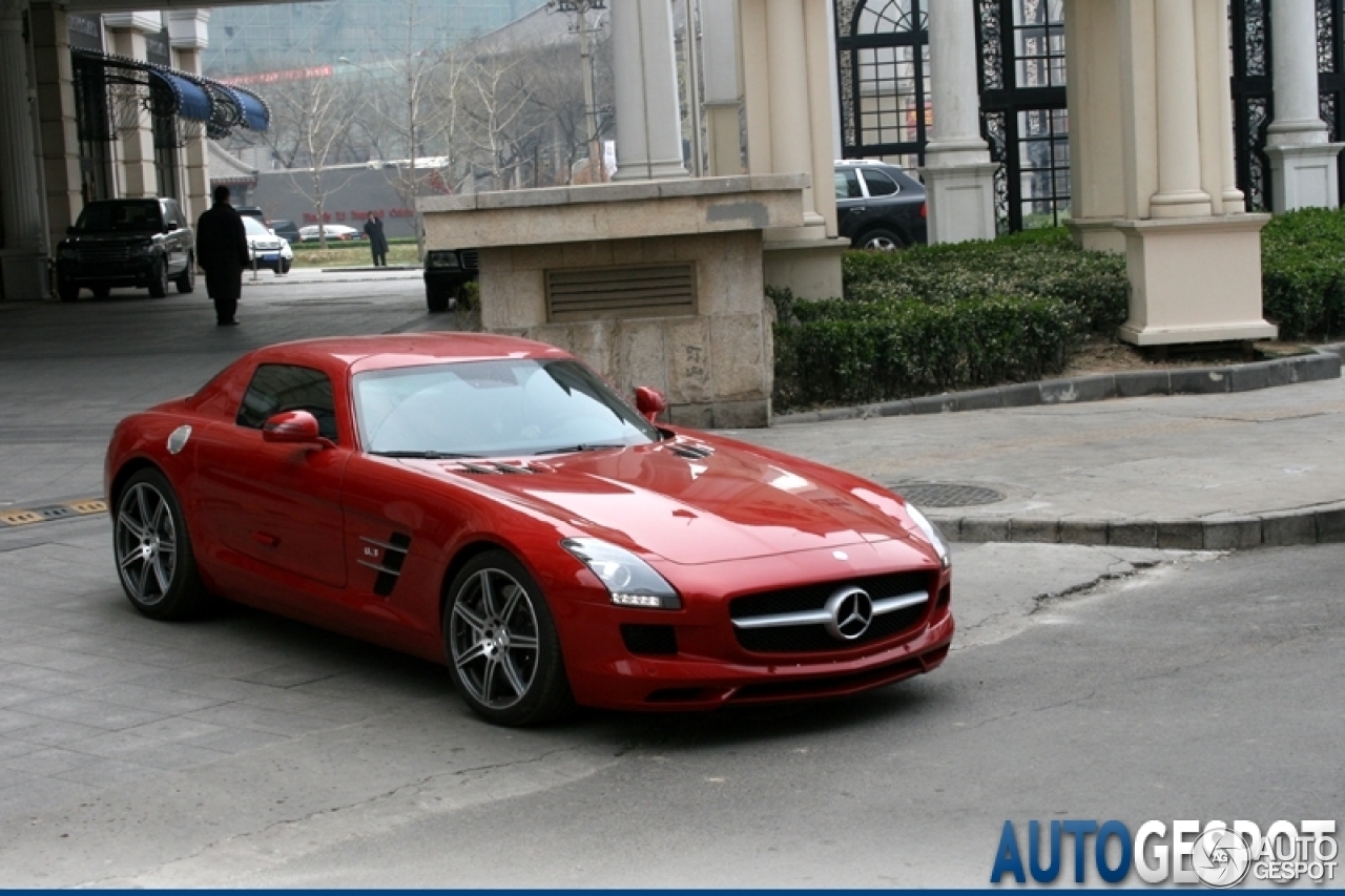 Mercedes-Benz SLS AMG