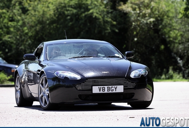 Aston Martin V8 Vantage