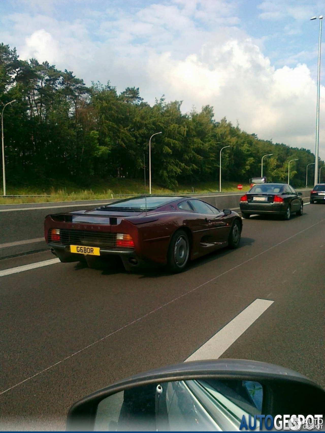 Jaguar XJ220