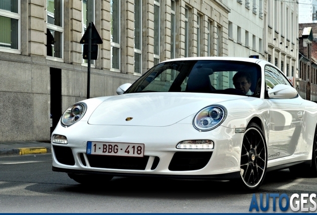 Porsche 997 Carrera GTS