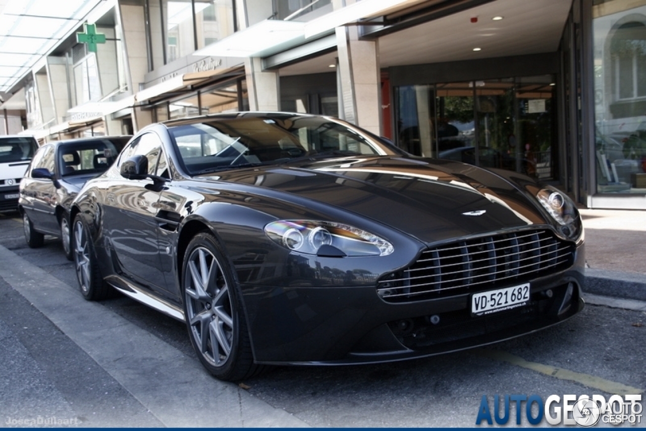 Aston Martin V8 Vantage S