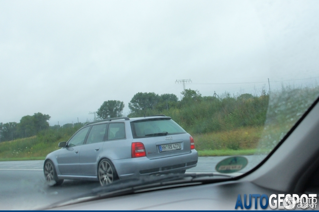 Audi RS4 Avant B5