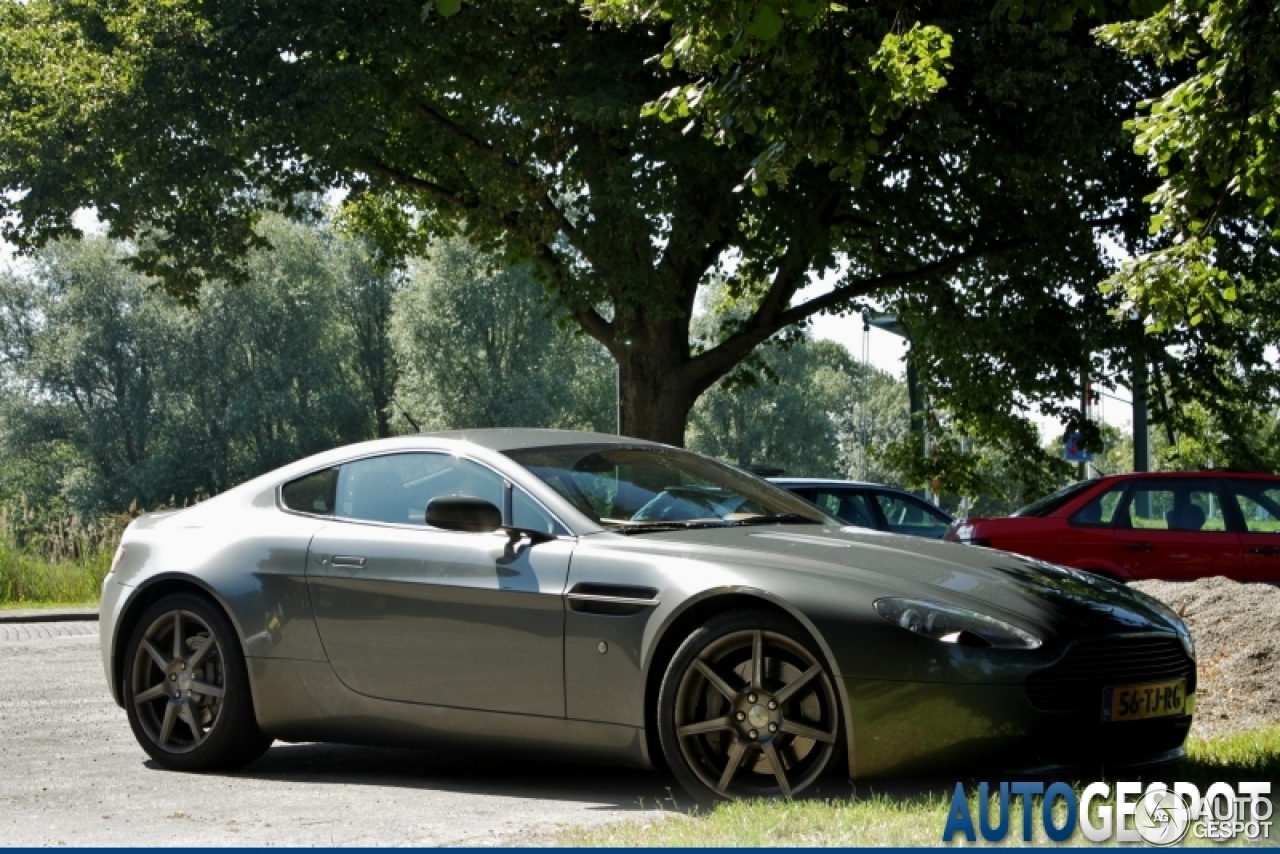 Aston Martin V8 Vantage