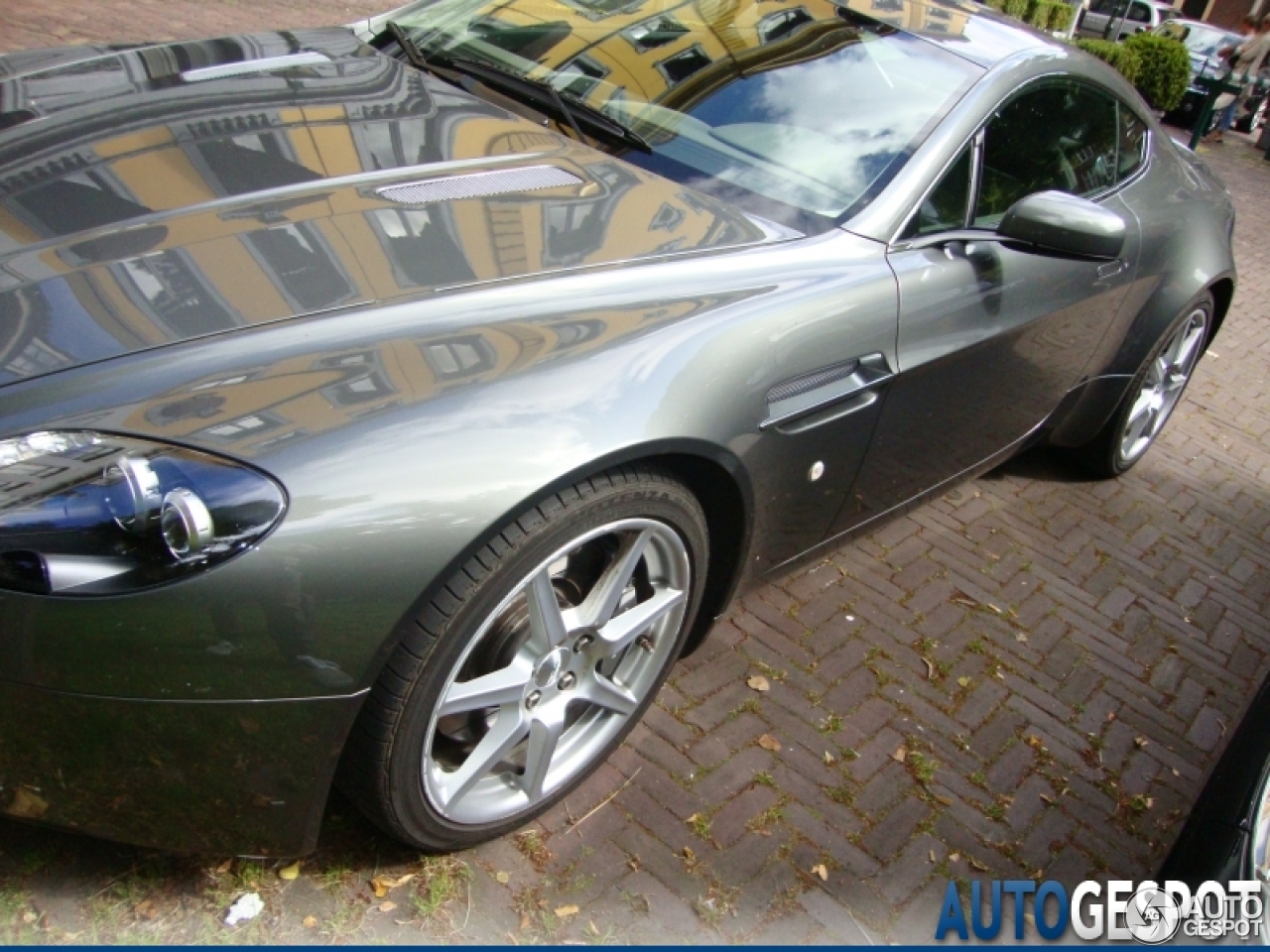 Aston Martin V8 Vantage