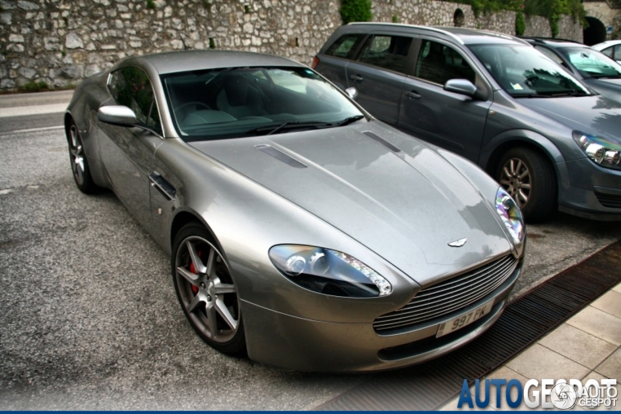 Aston Martin V8 Vantage