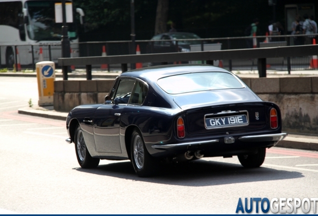 Aston Martin DB6 MKI