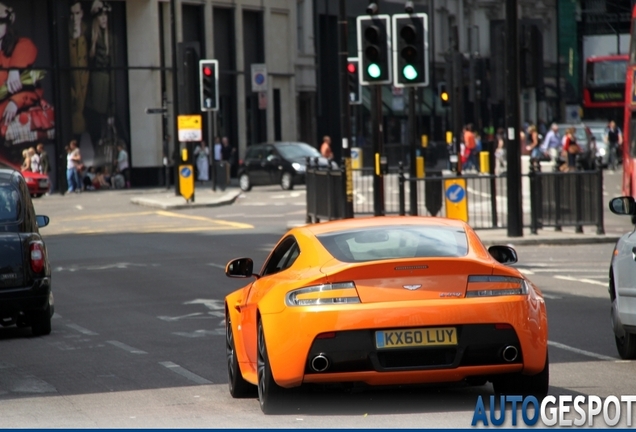 Aston Martin V12 Vantage