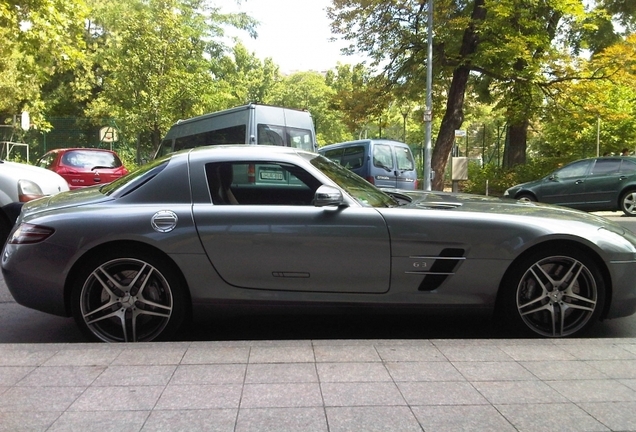 Mercedes-Benz SLS AMG