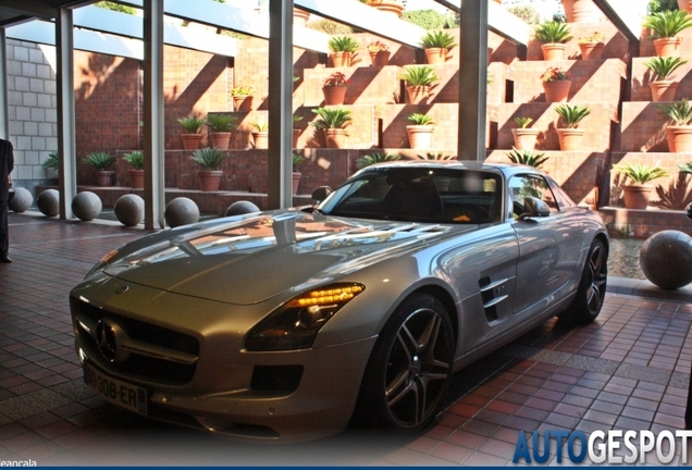 Mercedes-Benz SLS AMG