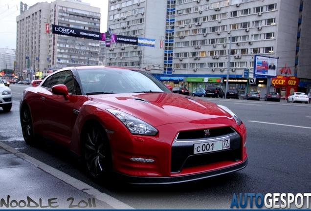 Nissan GT-R 2011