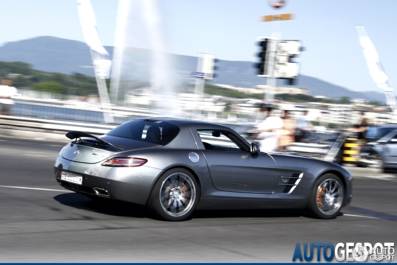 Mercedes-Benz SLS AMG