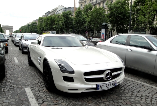 Mercedes-Benz SLS AMG