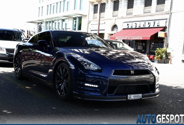 Nissan GT-R 2011