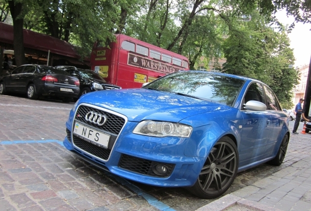 Audi RS4 Sedan