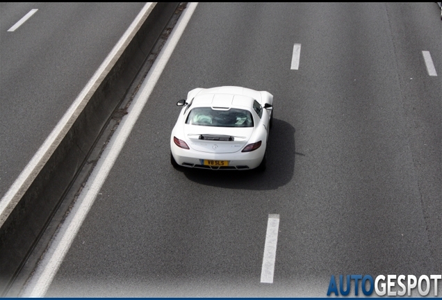 Mercedes-Benz SLS AMG