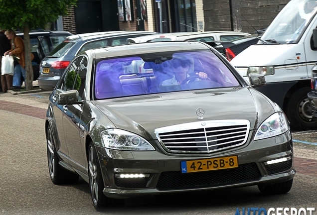 Mercedes-Benz S 63 AMG W221 2011