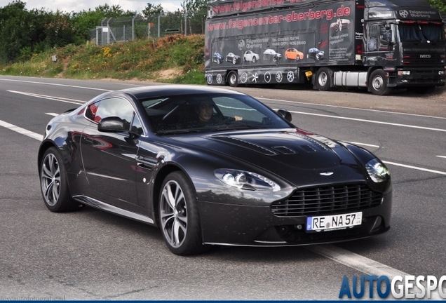 Aston Martin V12 Vantage