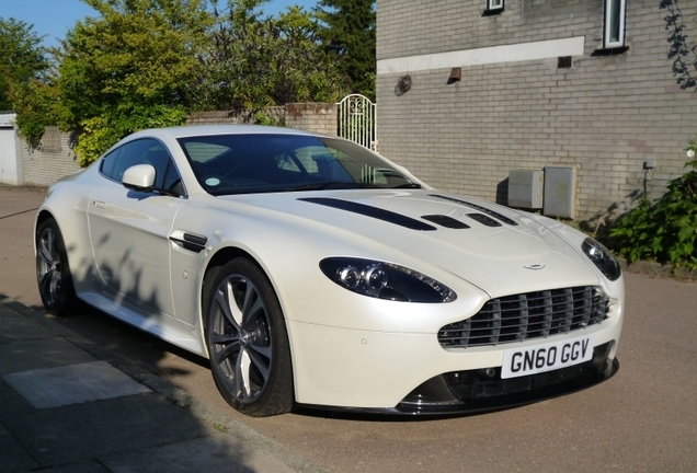 Aston Martin V12 Vantage