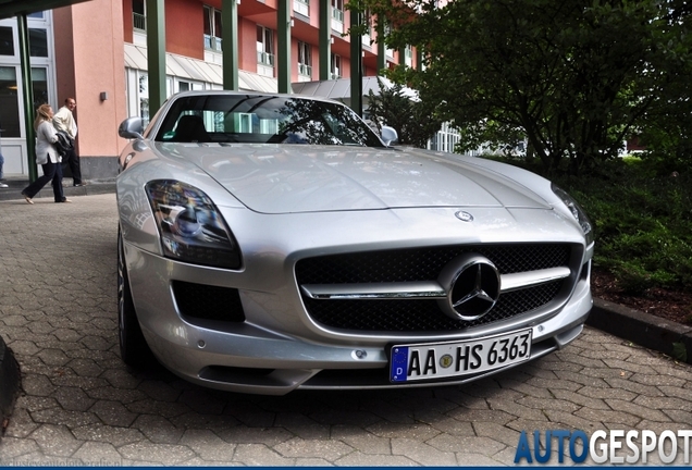 Mercedes-Benz SLS AMG