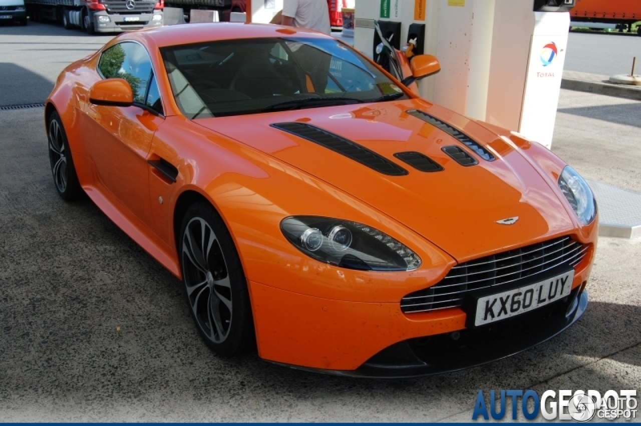 Aston Martin V12 Vantage