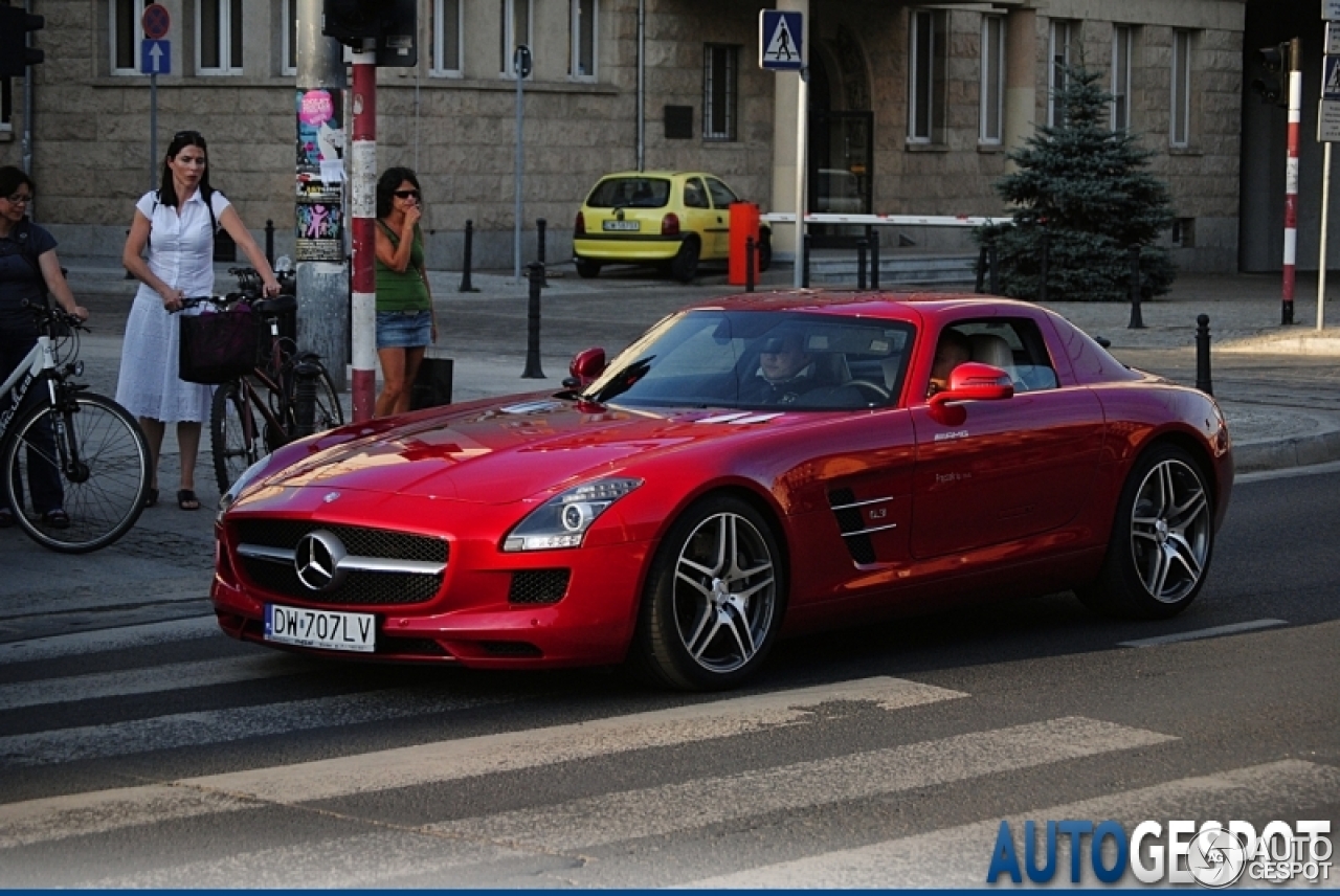 Mercedes-Benz SLS AMG