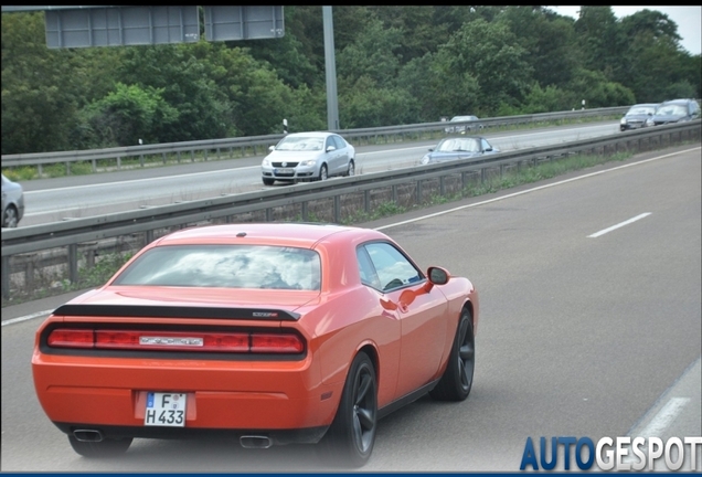 Dodge Challenger SRT-8