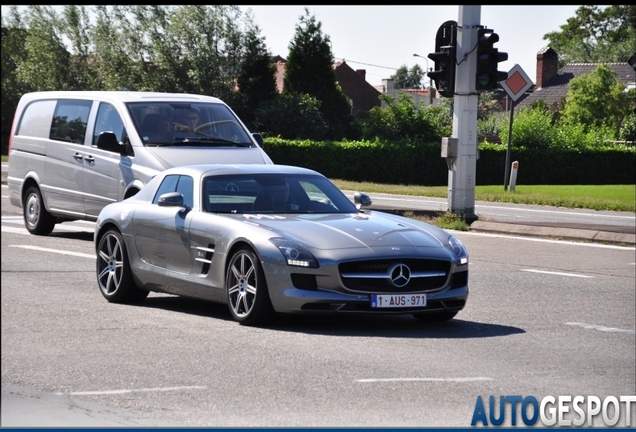 Mercedes-Benz SLS AMG