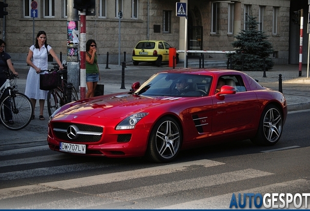 Mercedes-Benz SLS AMG