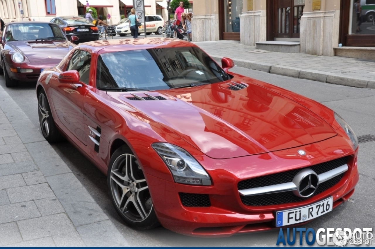 Mercedes-Benz SLS AMG