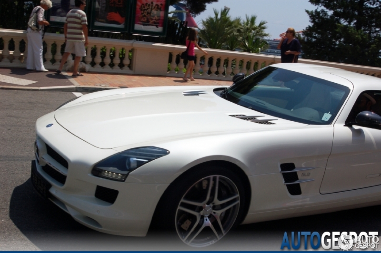 Mercedes-Benz SLS AMG