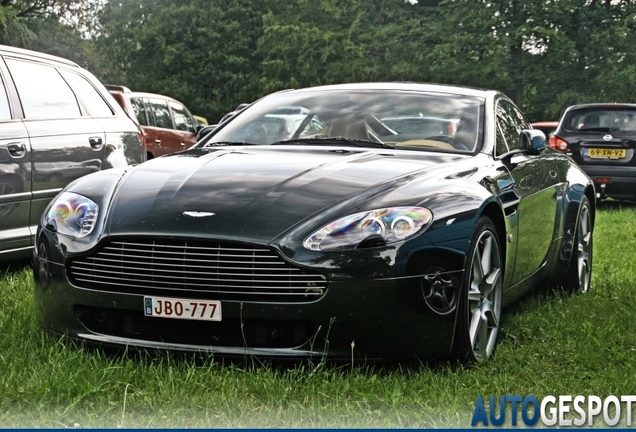 Aston Martin V8 Vantage