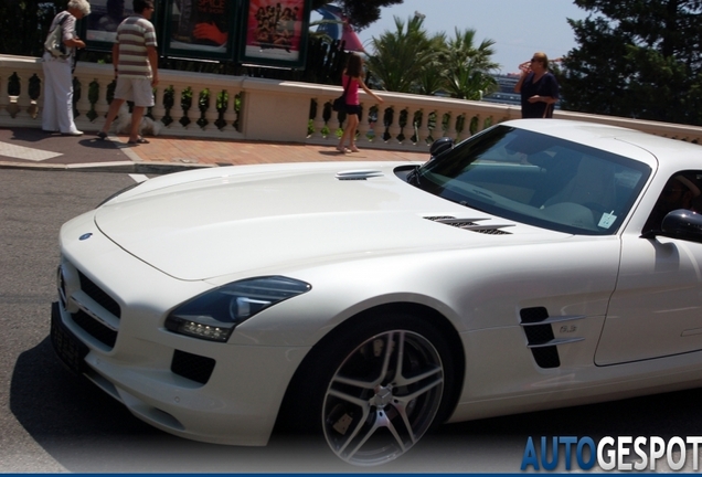 Mercedes-Benz SLS AMG